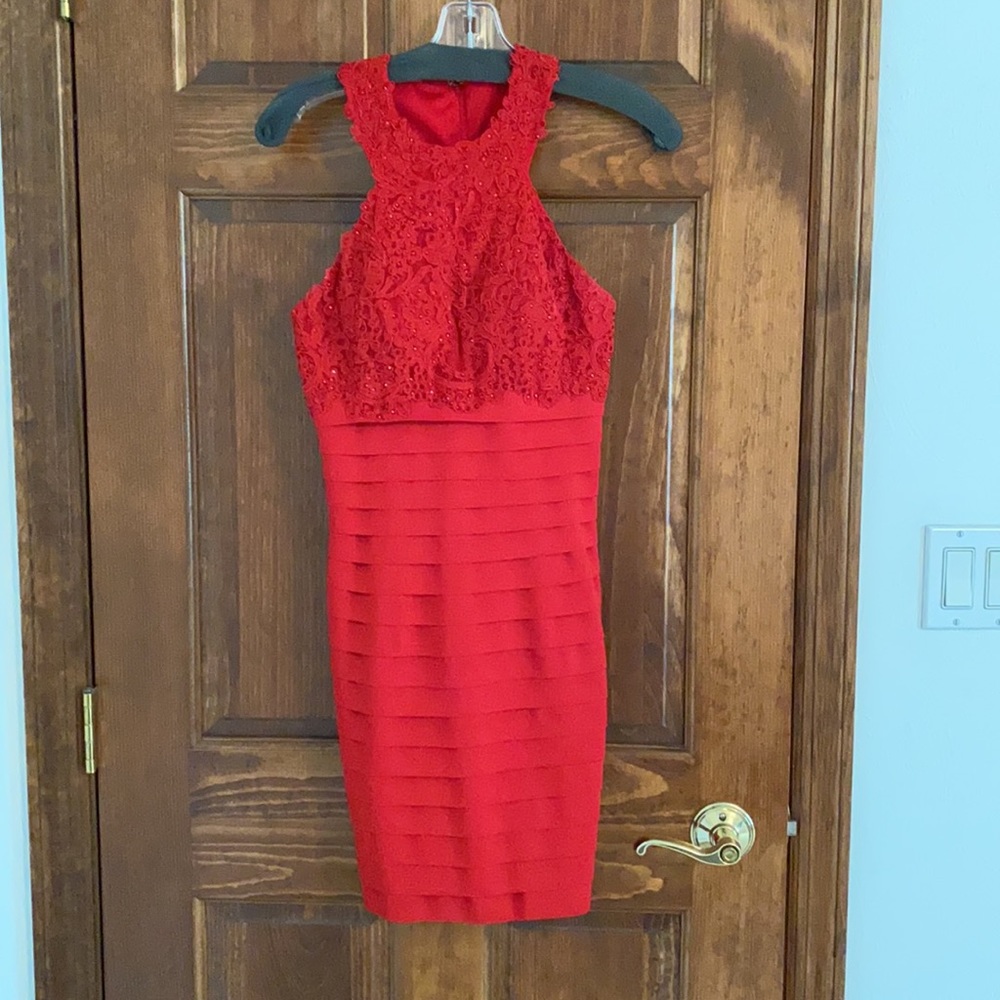 Women’s Sherri Hill homecoming dress